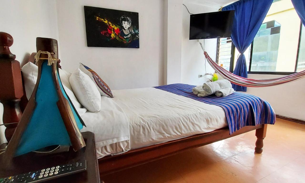 Erupcion Art Hotel & Hostel Baños Eksteriør bilde