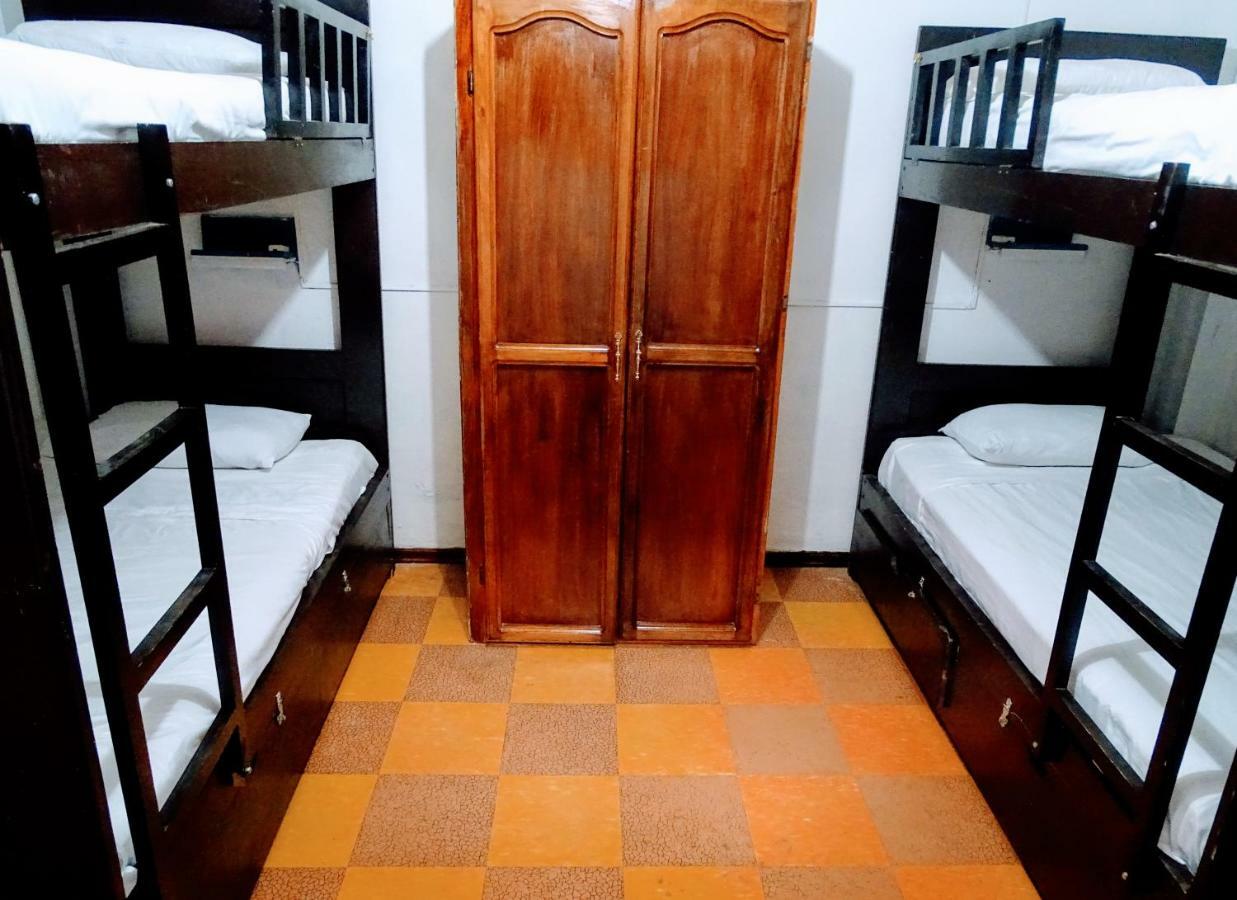 Erupcion Art Hotel & Hostel Baños Eksteriør bilde